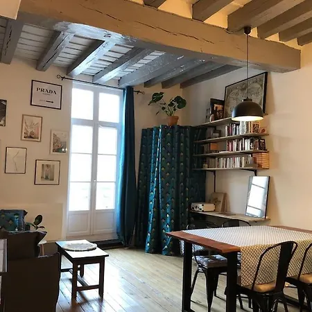 Apartment Du Xviii Siecle Entierement Renove